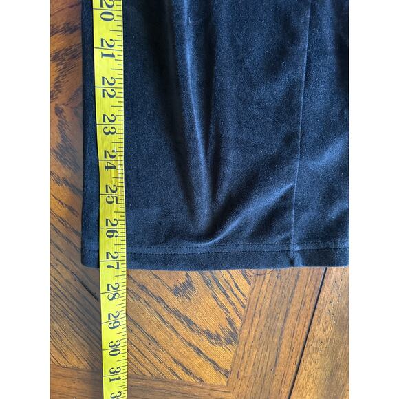 Chicago Bulls Velour Wide Leg Pants - Picture 6 of 6